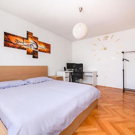 Apartment Niksa Pula Luaran gambar