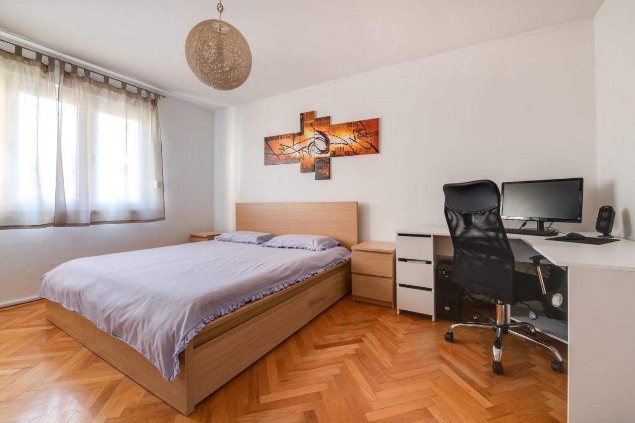 Apartment Niksa Pula Luaran gambar